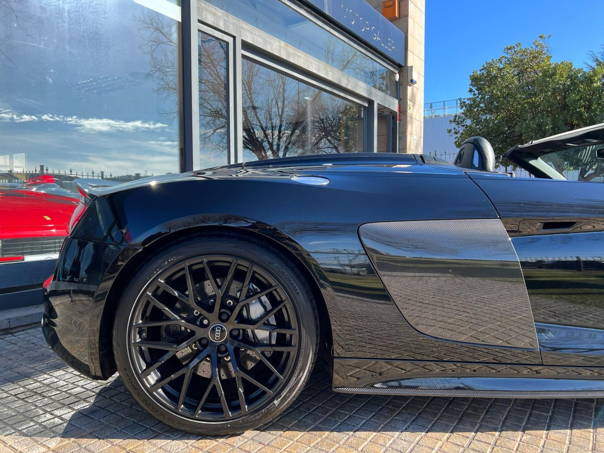 AUDI R8 5.2 FSI V10 SPYDER PLUS