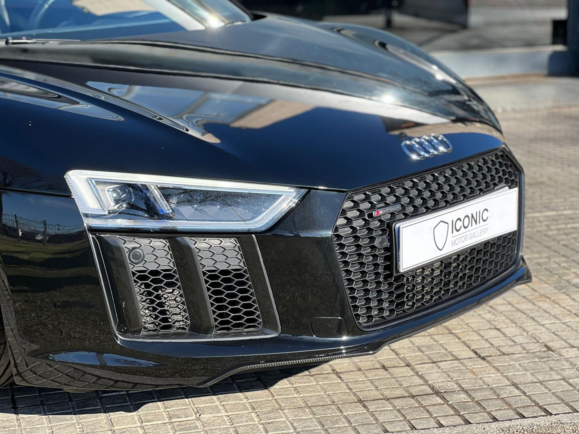 AUDI R8 5.2 FSI V10 SPYDER PLUS