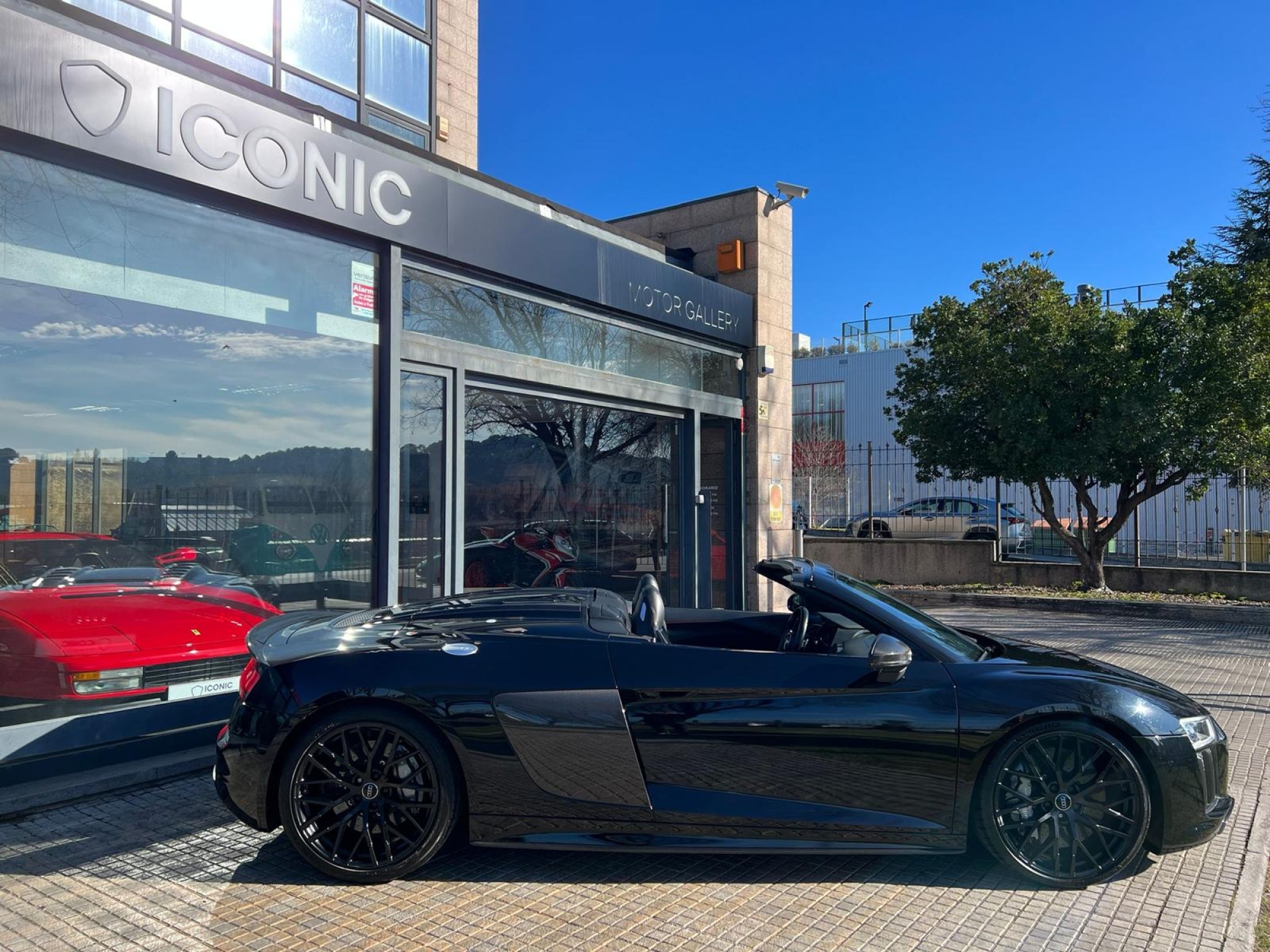 AUDI R8 5.2 FSI V10 SPYDER PLUS