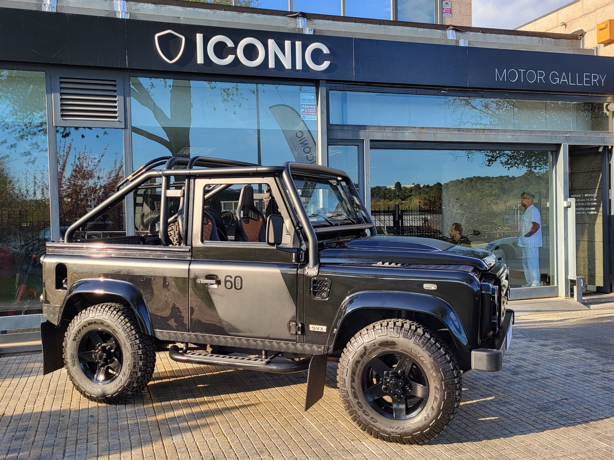 LAND-ROVER DEFENDER 90 SVX 60 YEARS