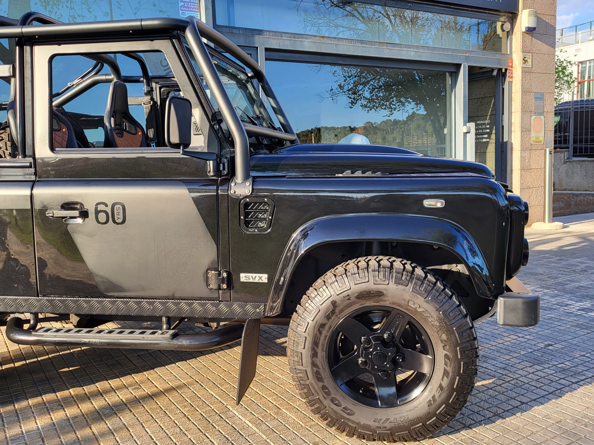 LAND-ROVER DEFENDER 90 SVX 60 YEARS