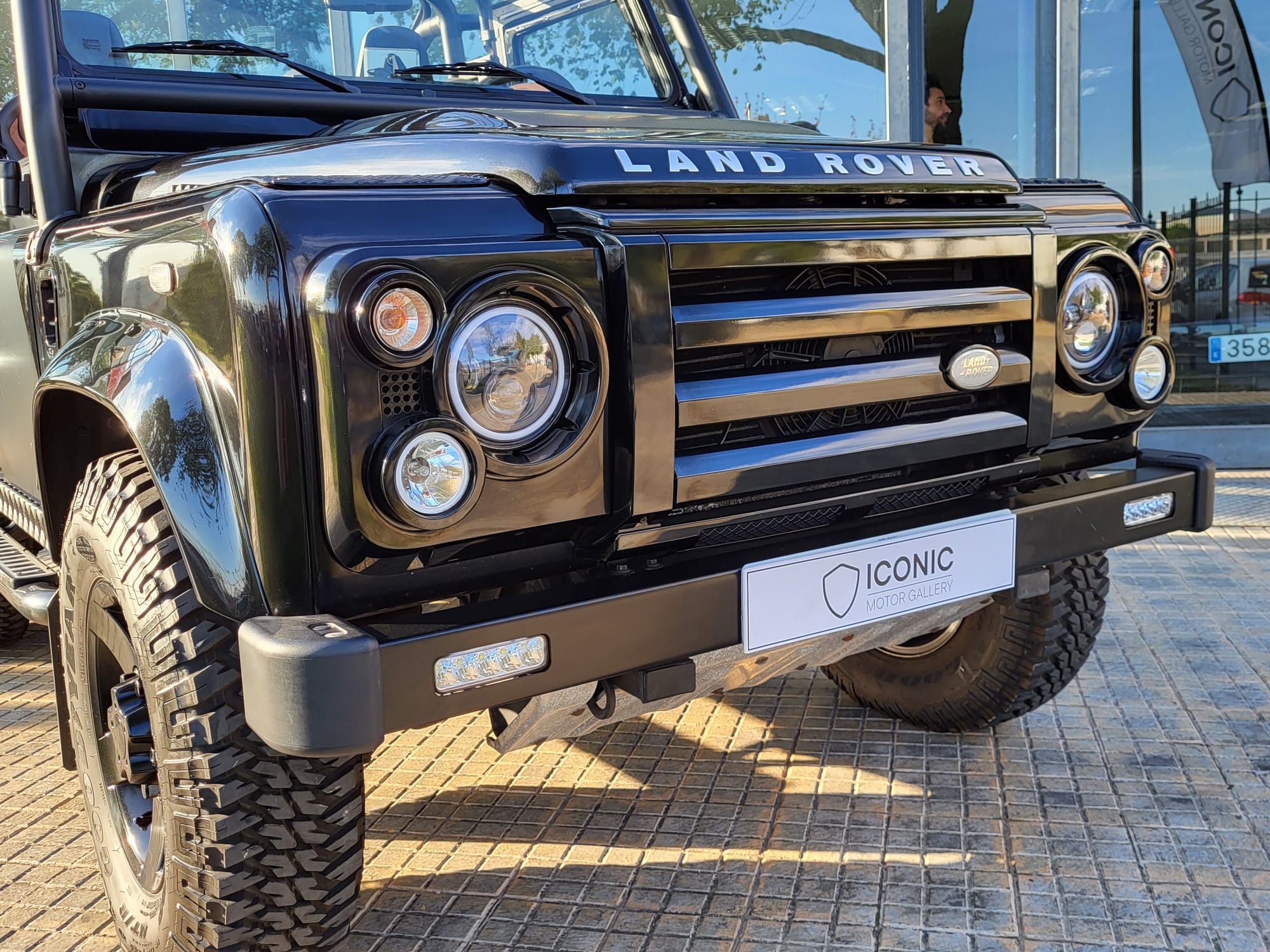 LAND-ROVER DEFENDER 90 SVX 60 YEARS