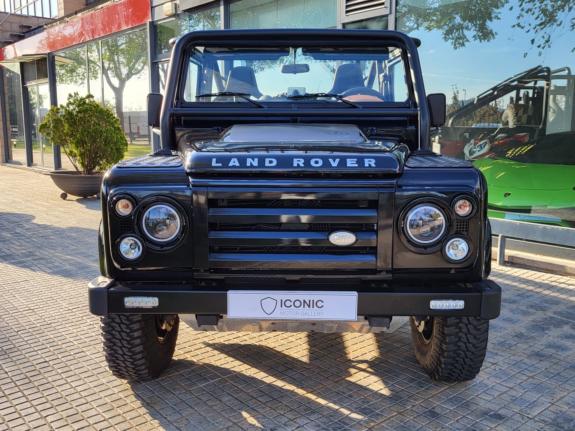 LAND-ROVER DEFENDER 90 SVX 60 YEARS