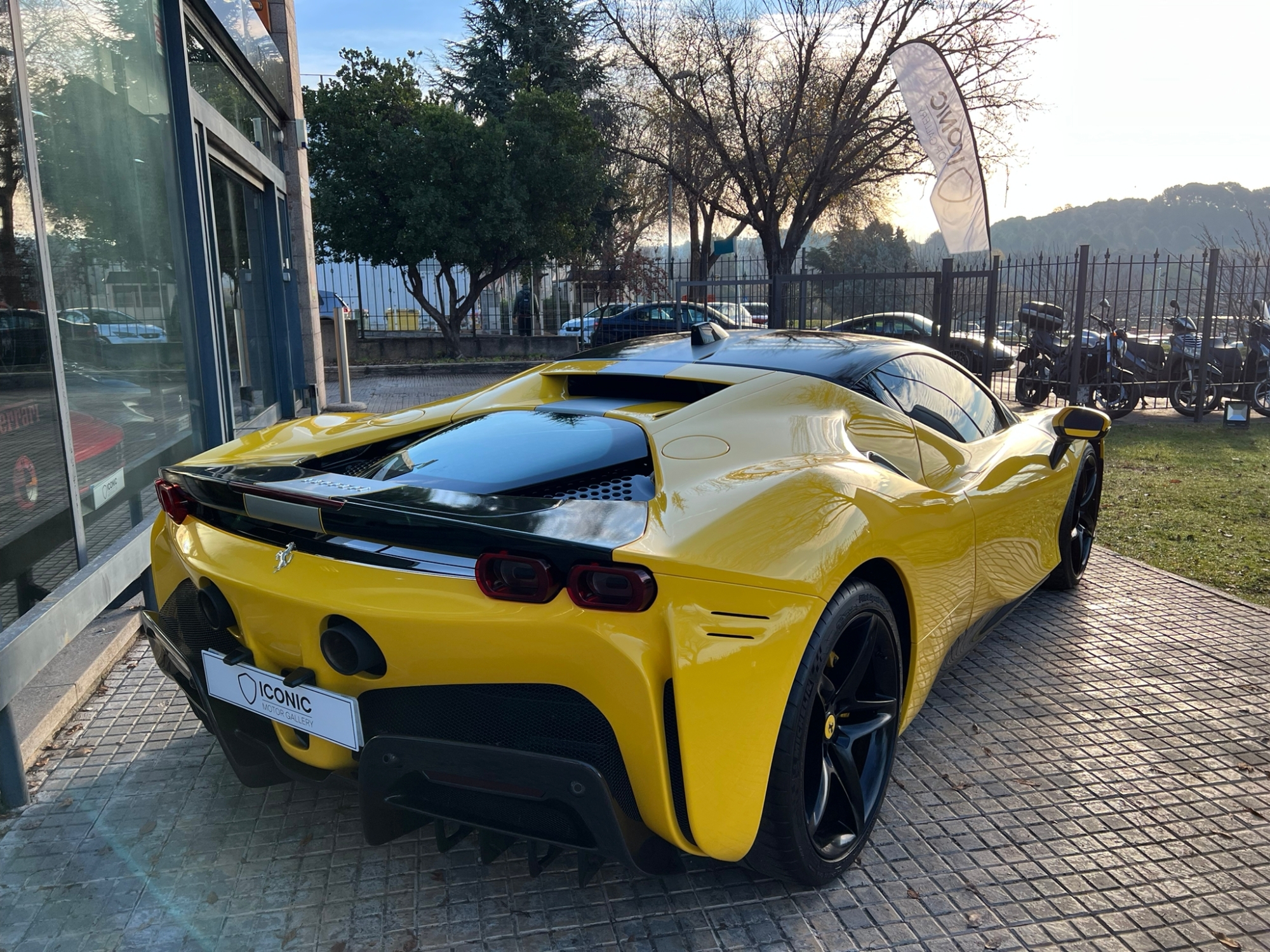 FERRARI SF90 STRADALE