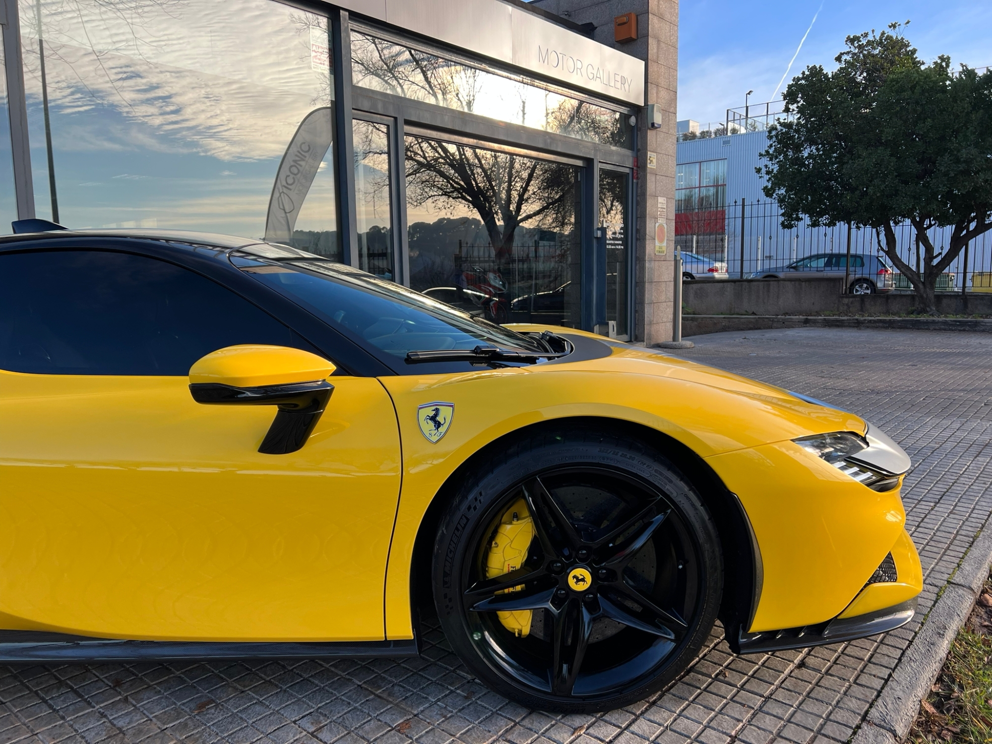 FERRARI SF90 STRADALE