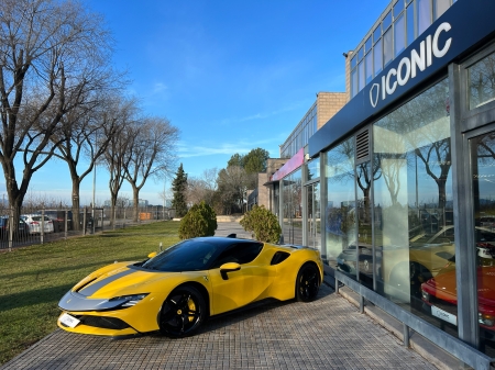 FERRARI SF90 STRADALE