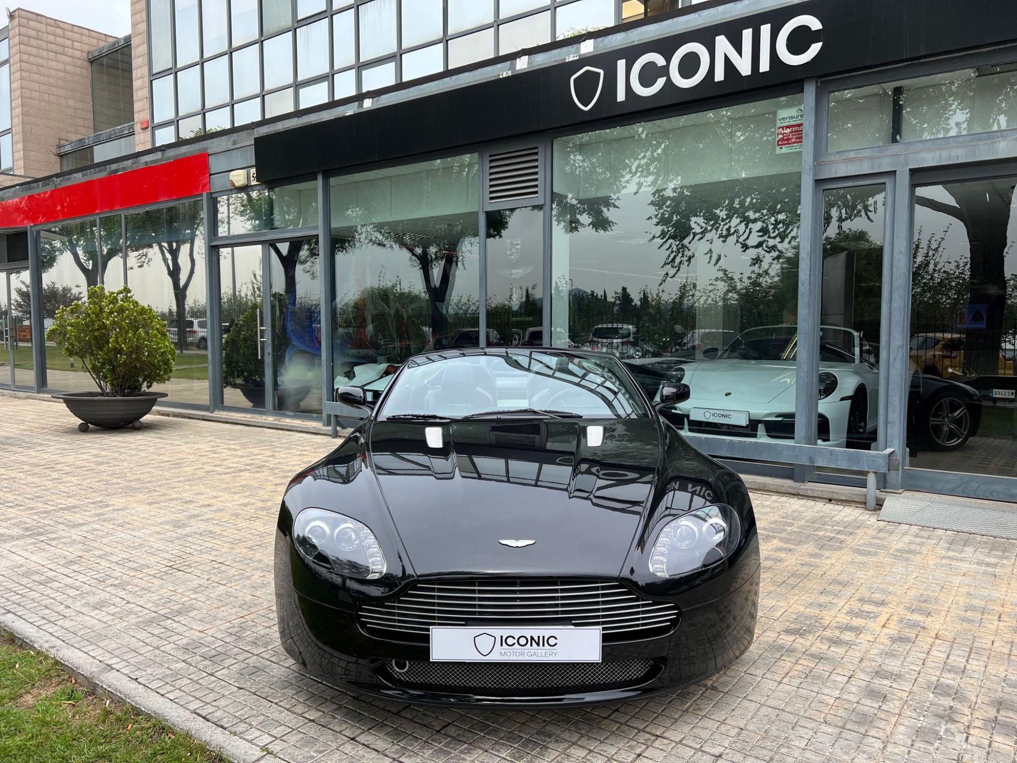 ASTON MARTIN VANTAGE ROADSTER N400