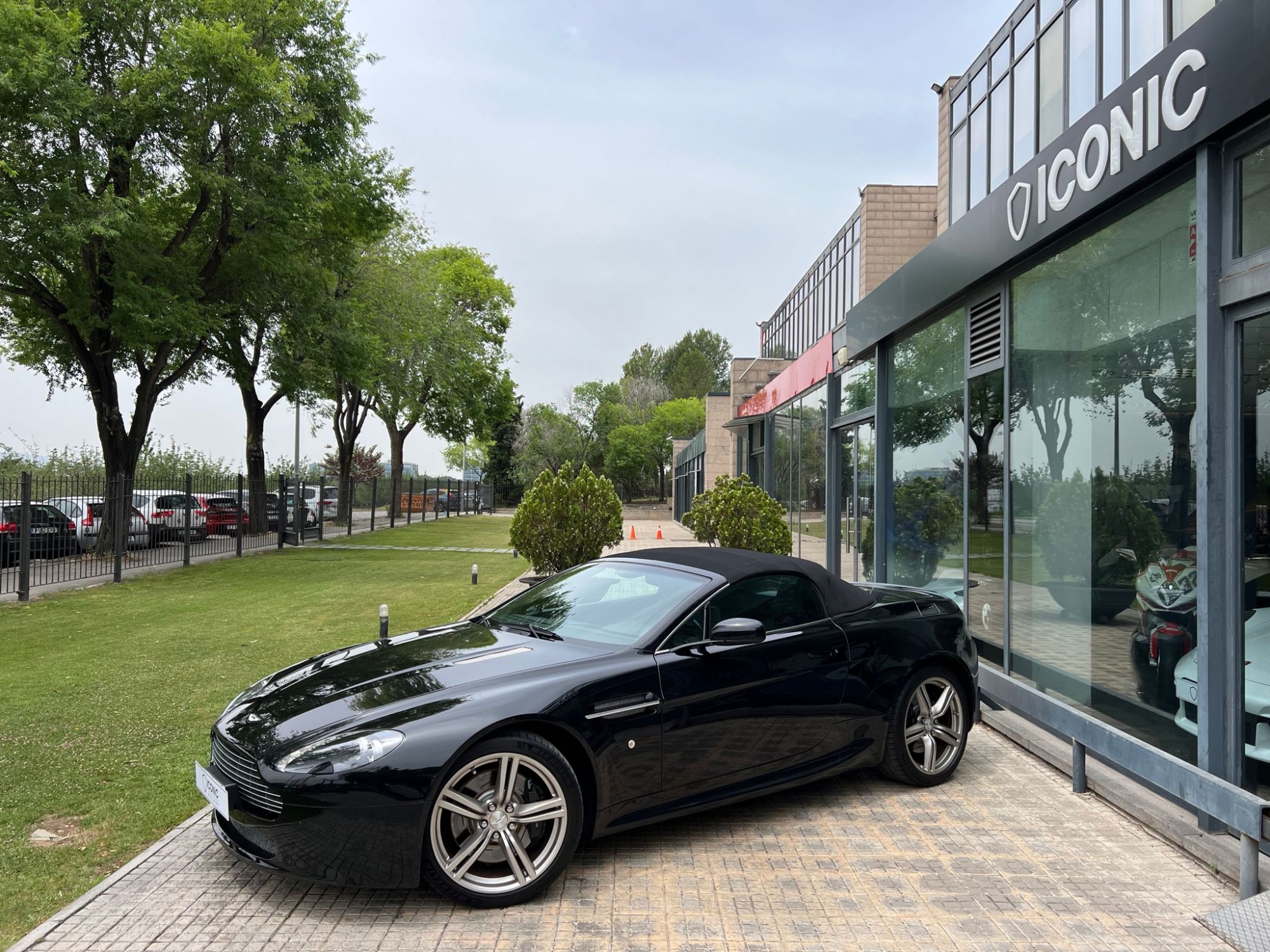 ASTON MARTIN VANTAGE ROADSTER N400