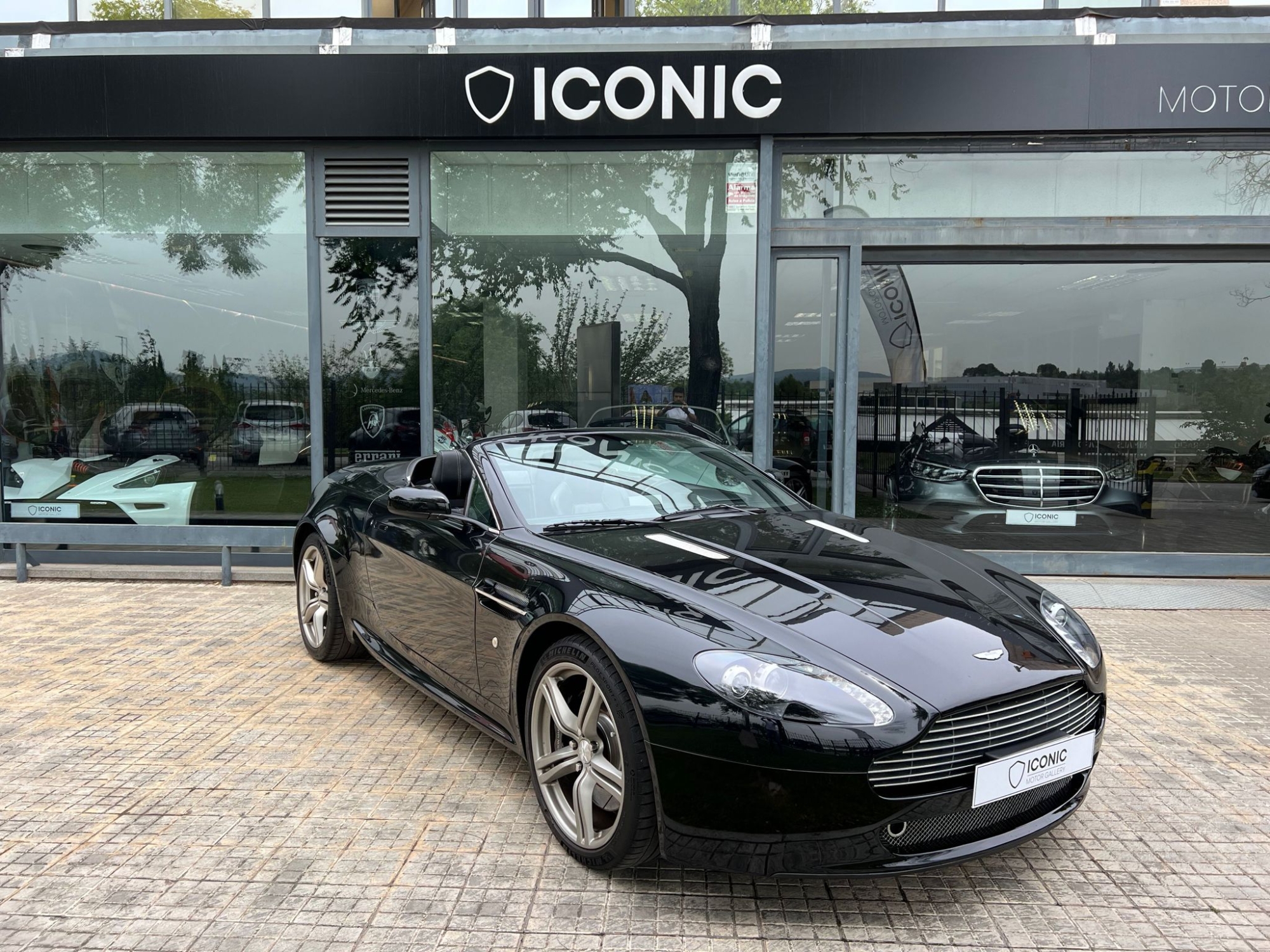 ASTON MARTIN VANTAGE ROADSTER N400