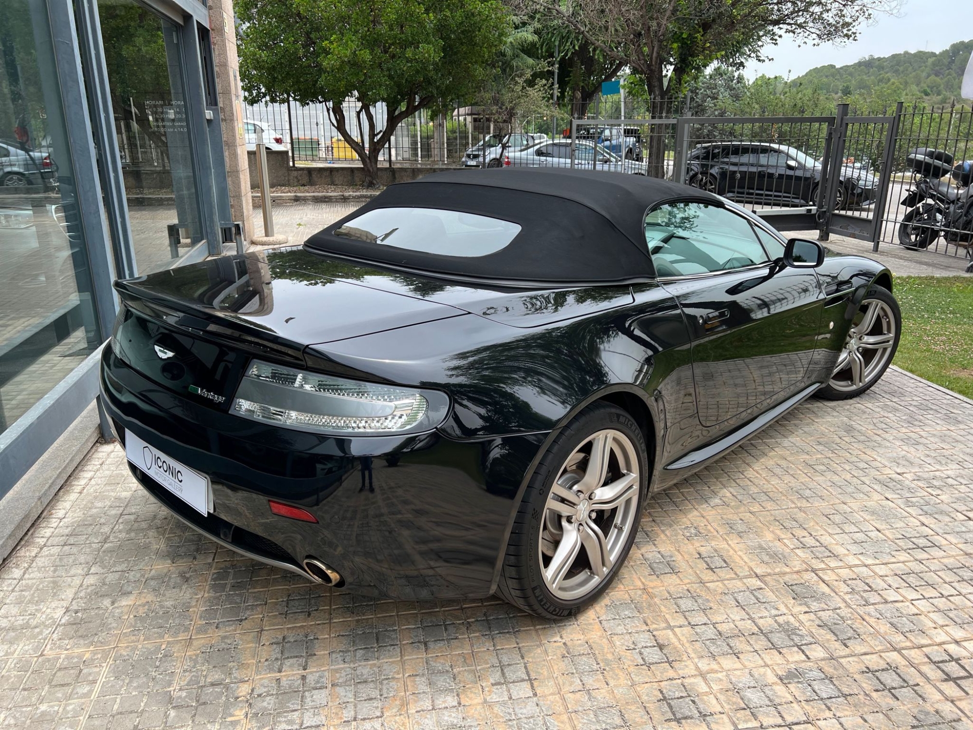 ASTON MARTIN VANTAGE ROADSTER N400