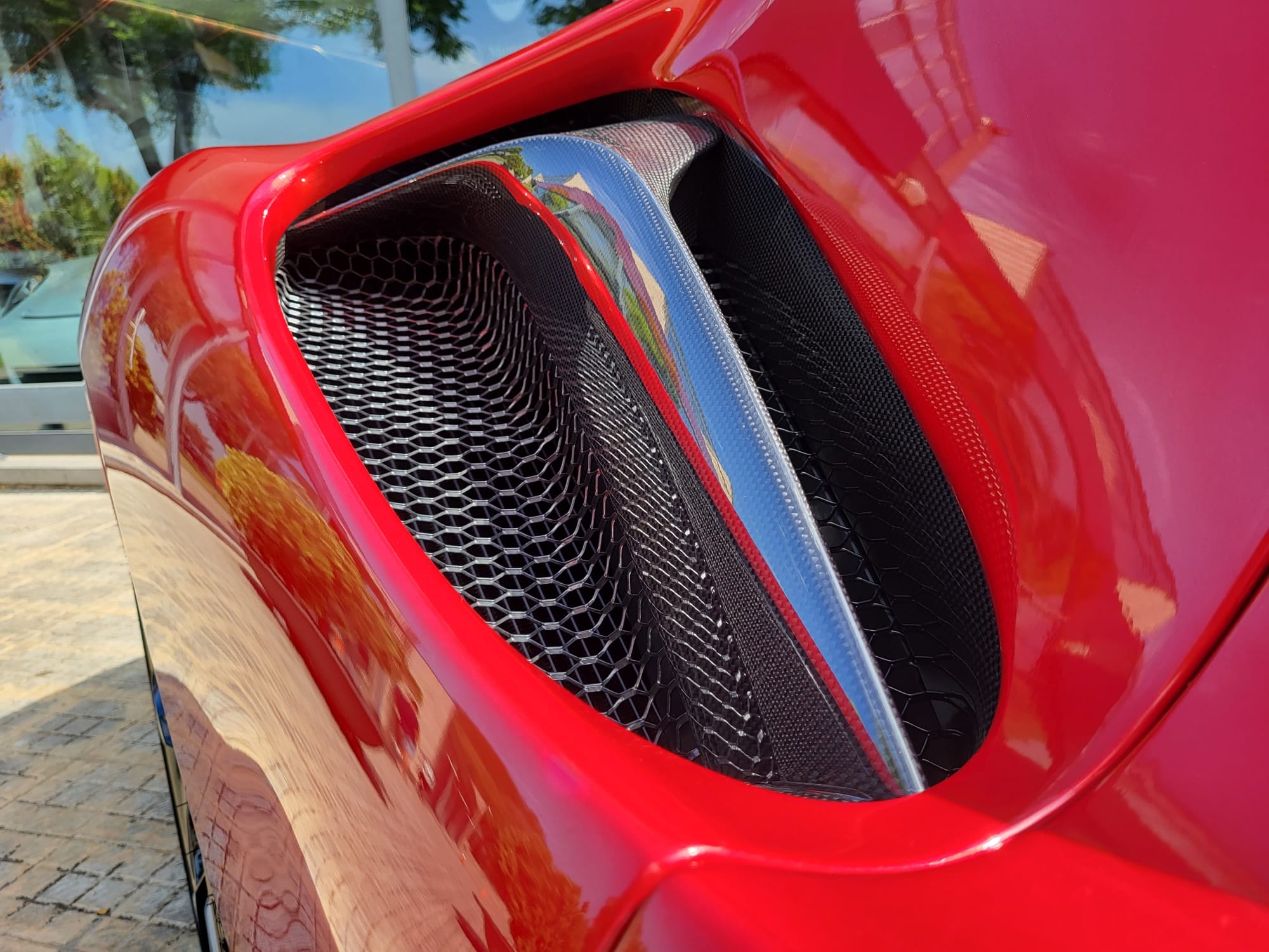 FERRARI SF90 STRADALE COUPÉ