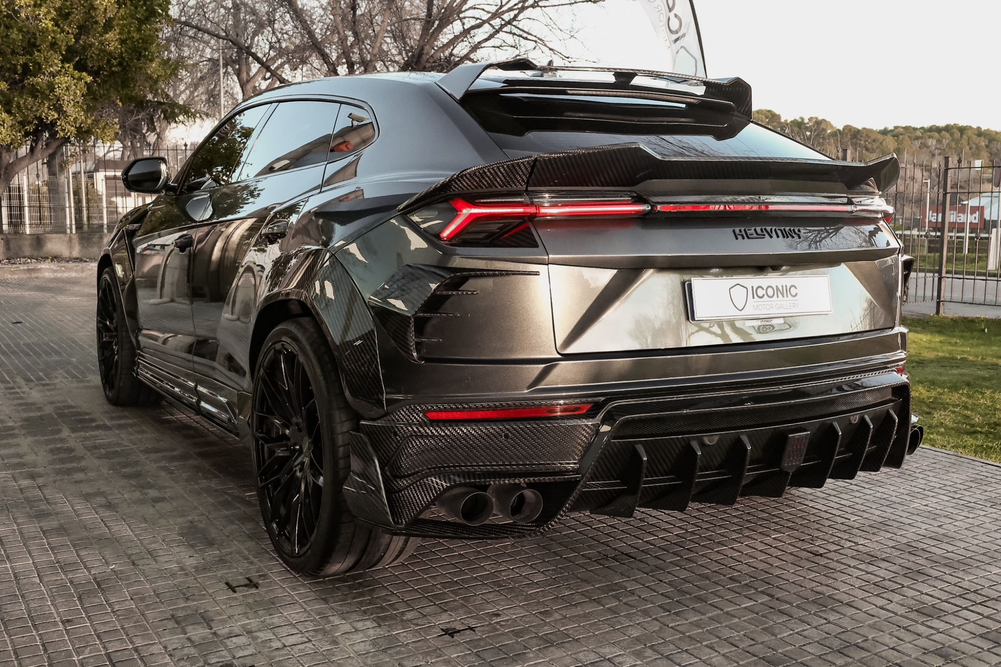 LAMBORGHINI URUS KEYVANY