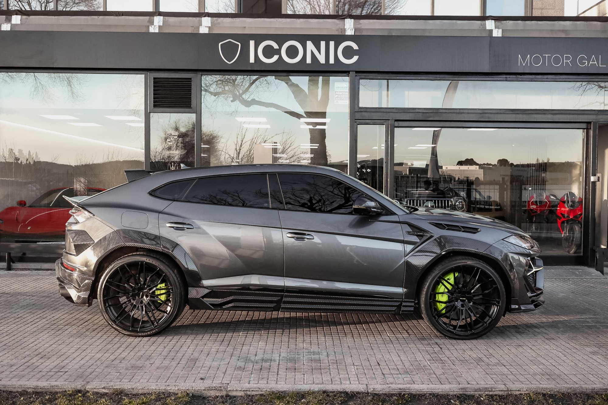 LAMBORGHINI URUS KEYVANY