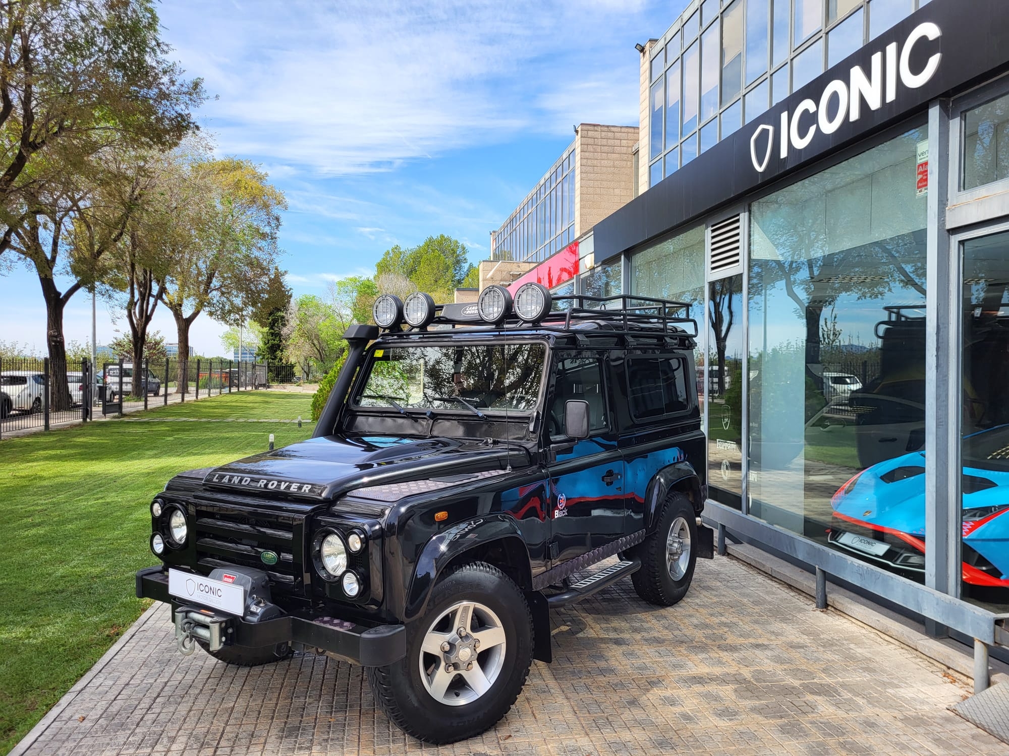 LAND-ROVER DEFENDER 90 BLACK EDITION 16/80