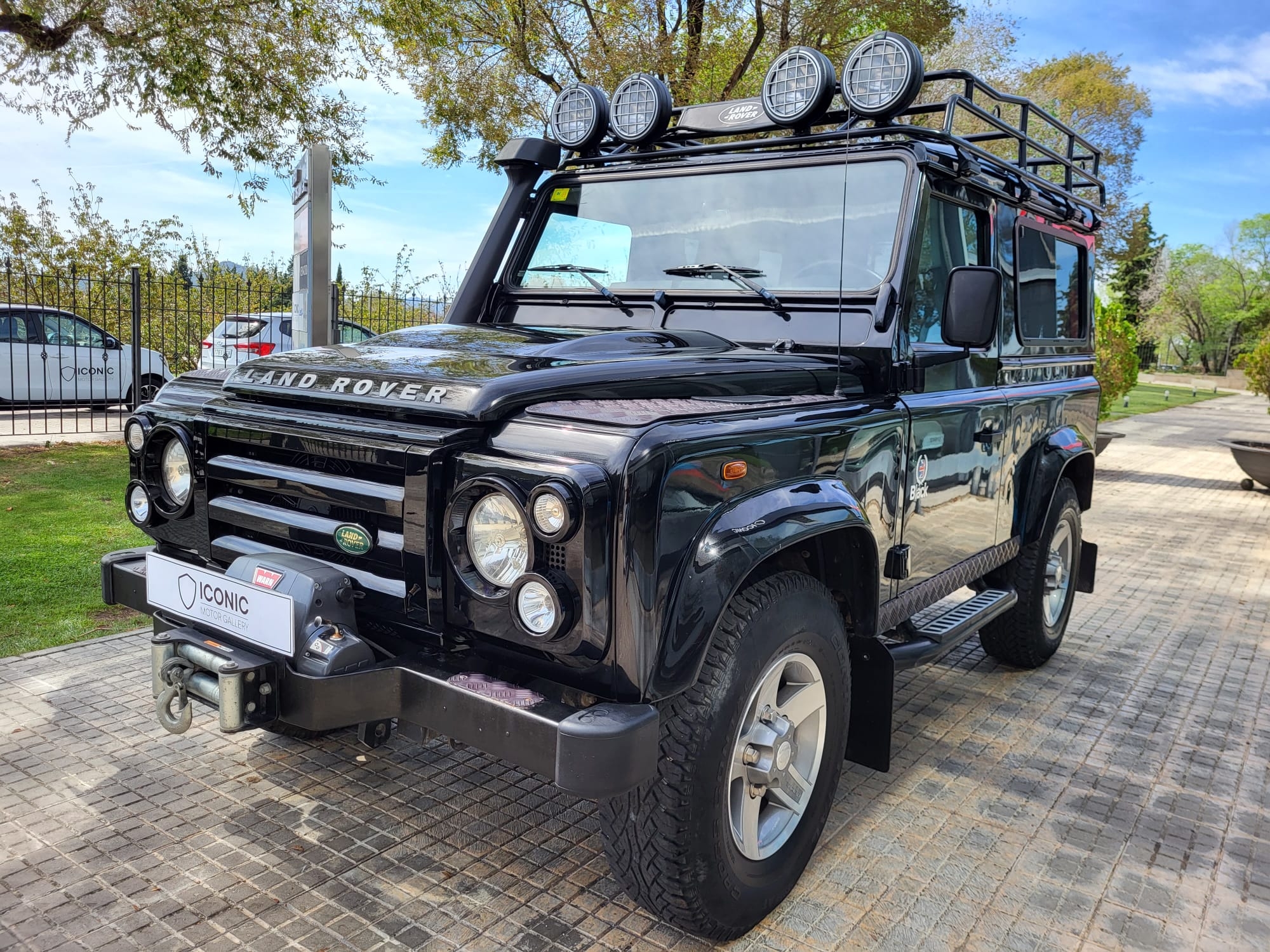 LAND-ROVER DEFENDER 90 BLACK EDITION 16/80