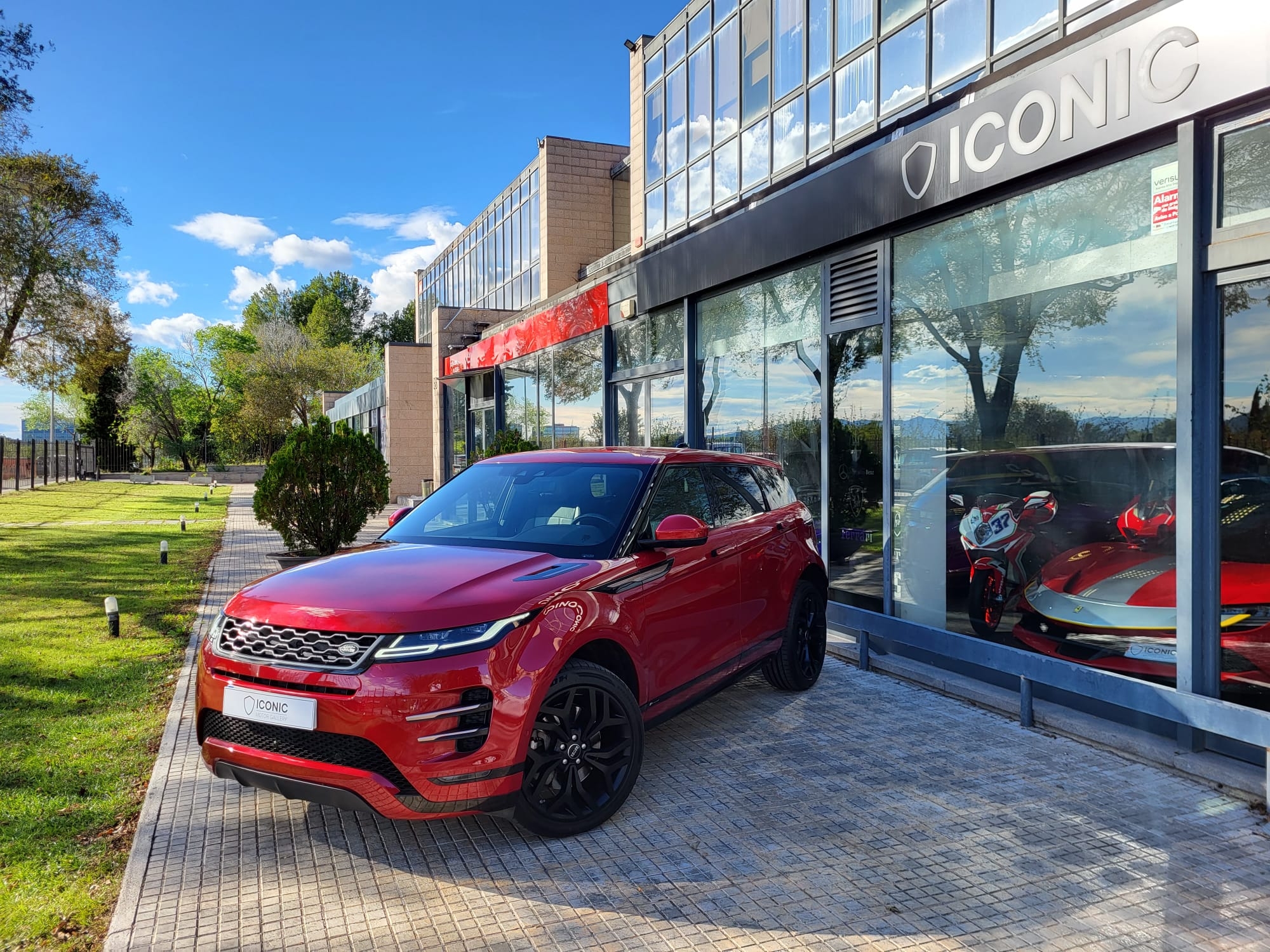 LAND-ROVER RANGE-ROVER EVOQUE 2.0 MHEV R-DYNAMIC