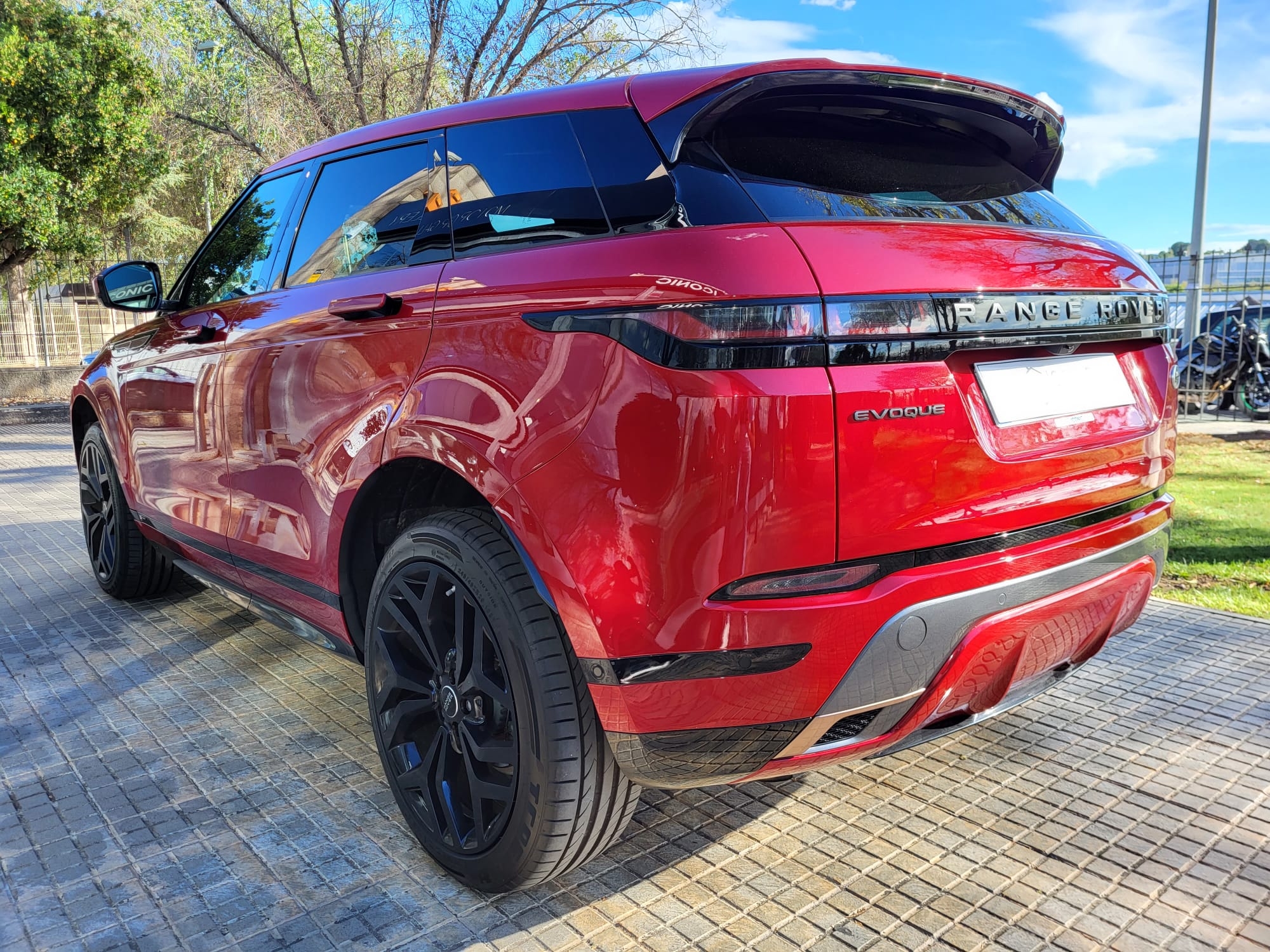 LAND-ROVER RANGE-ROVER EVOQUE 2.0 MHEV R-DYNAMIC