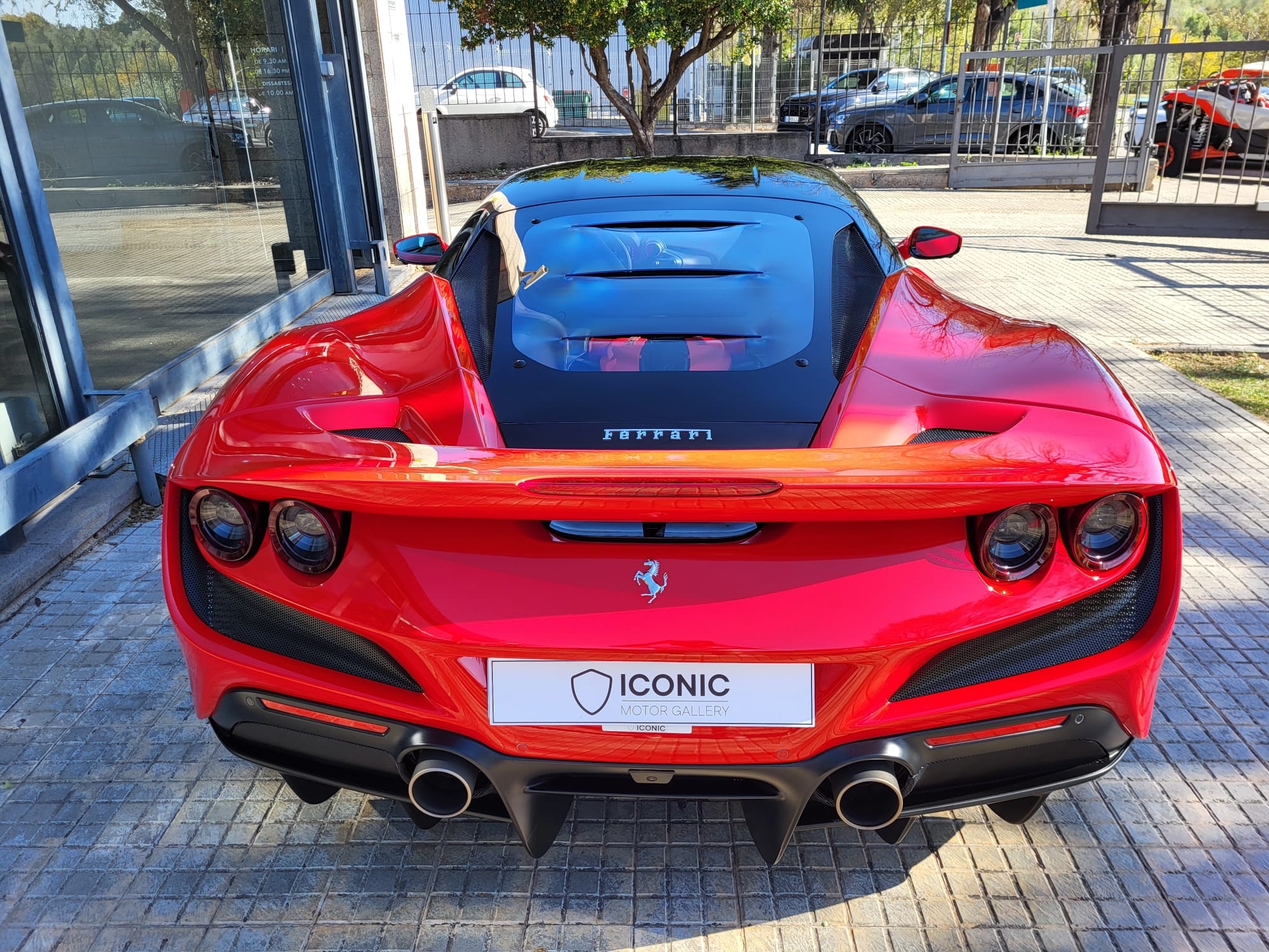 FERRARI F8 TRIBUTO