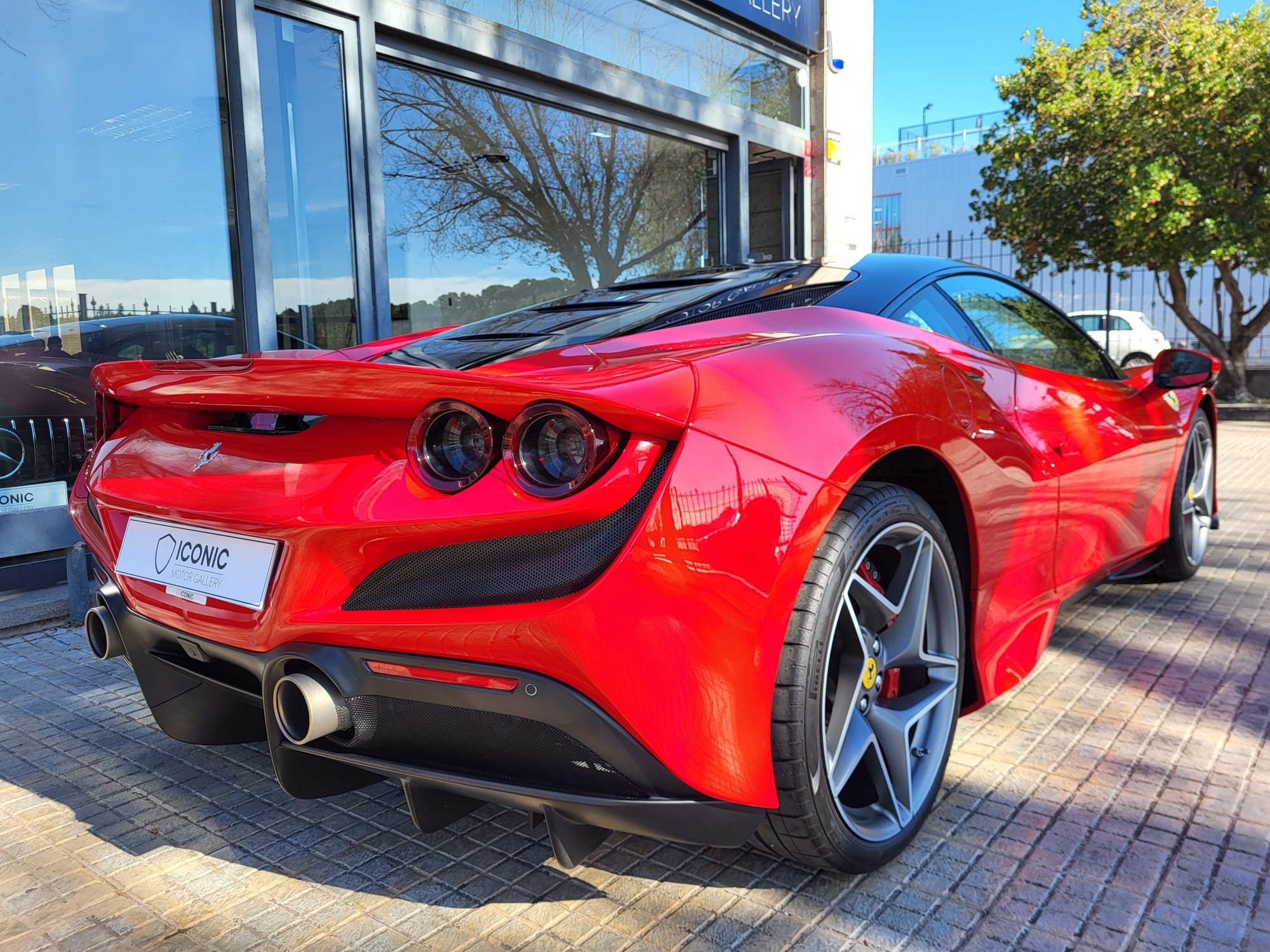 FERRARI F8 TRIBUTO