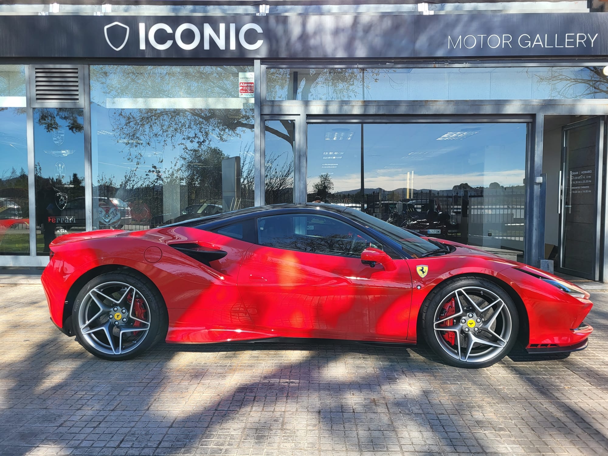 FERRARI F8 TRIBUTO