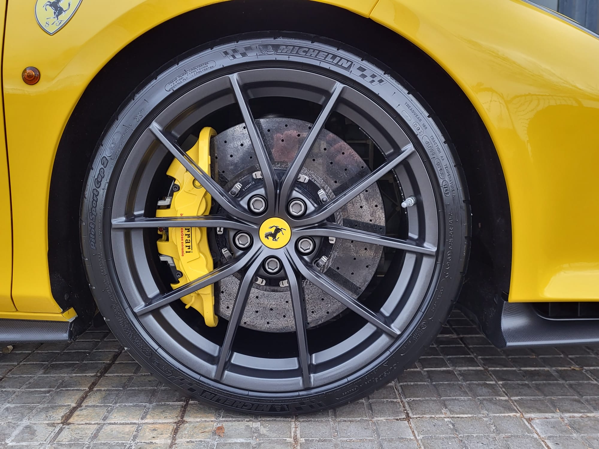 FERRARI 488 PISTA TAILOR MADE