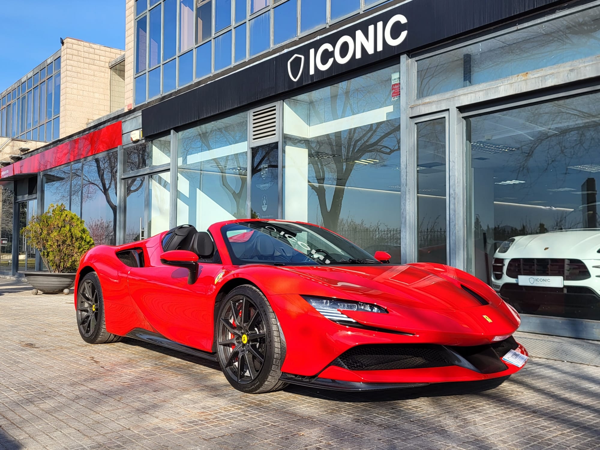 FERRARI SF90 SPIDER