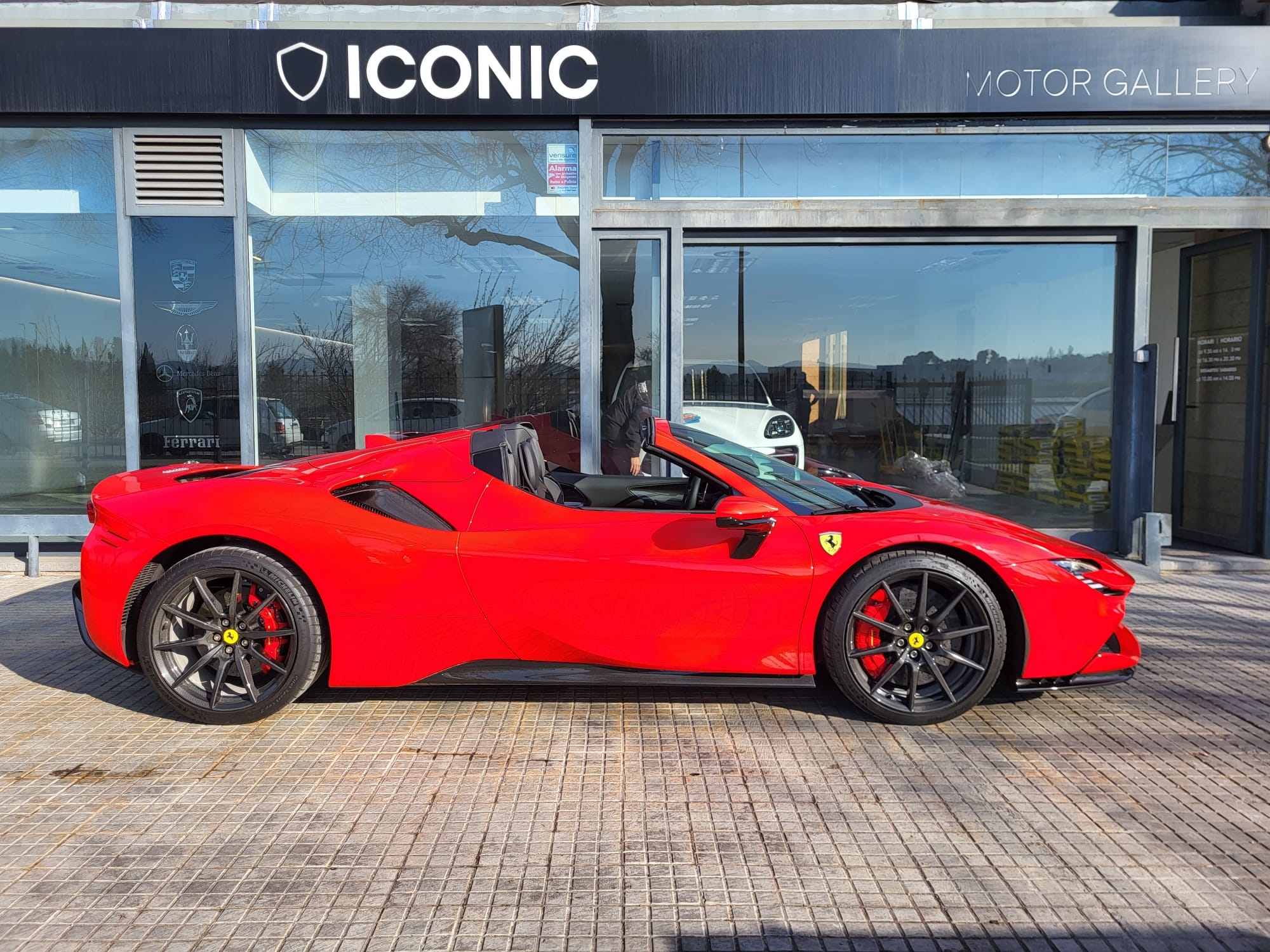 FERRARI SF90 SPIDER