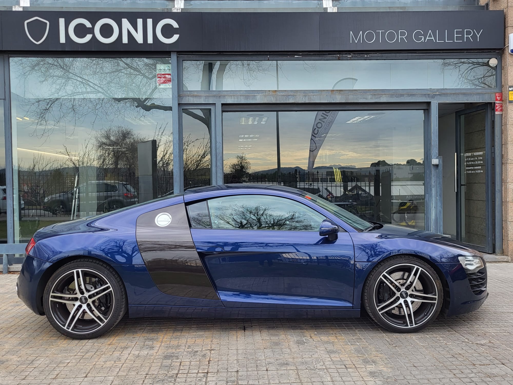 AUDI R8 4.2 FSI QUATTRO MANUAL