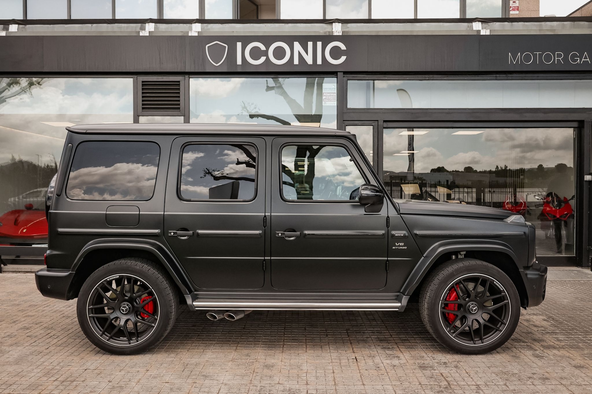 MERCEDES-BENZ G63 AMG