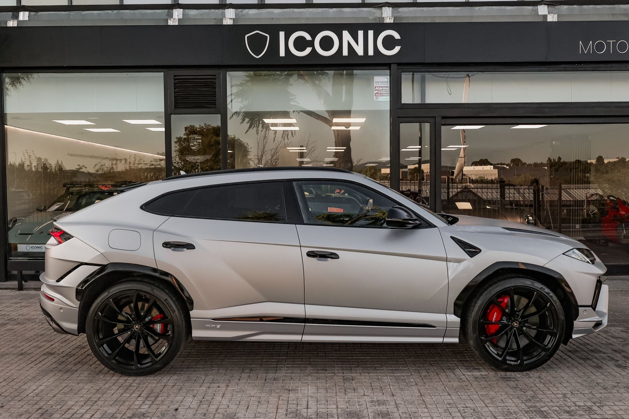 LAMBORGHINI URUS S