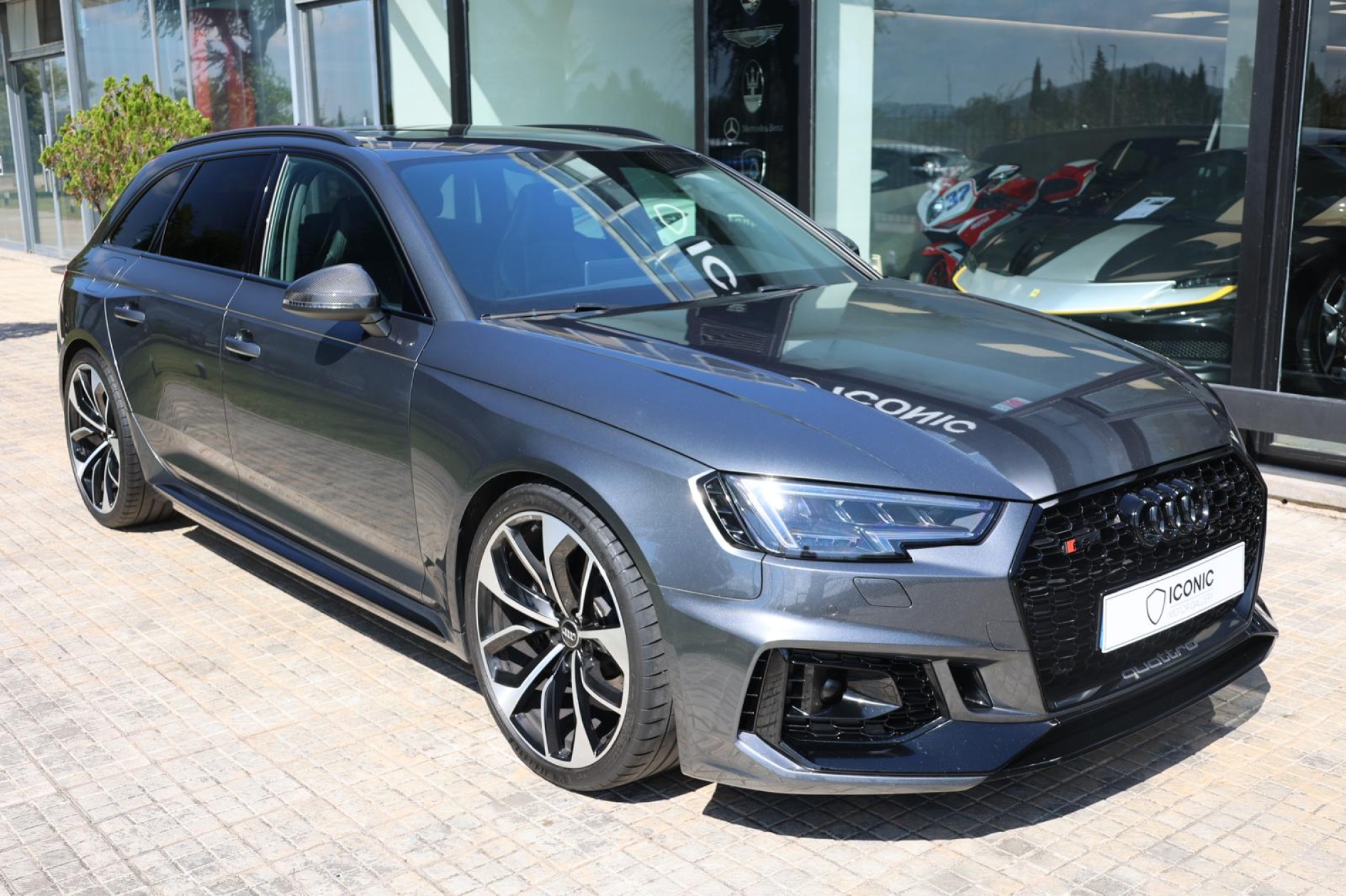 AUDI RS4 AVANT