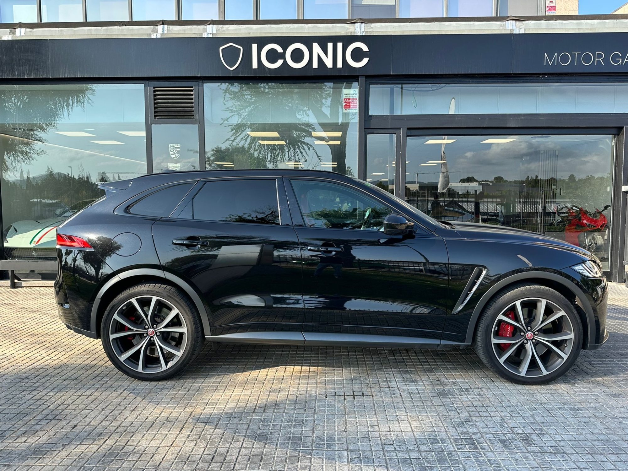 JAGUAR F-PACE SVR 5.0