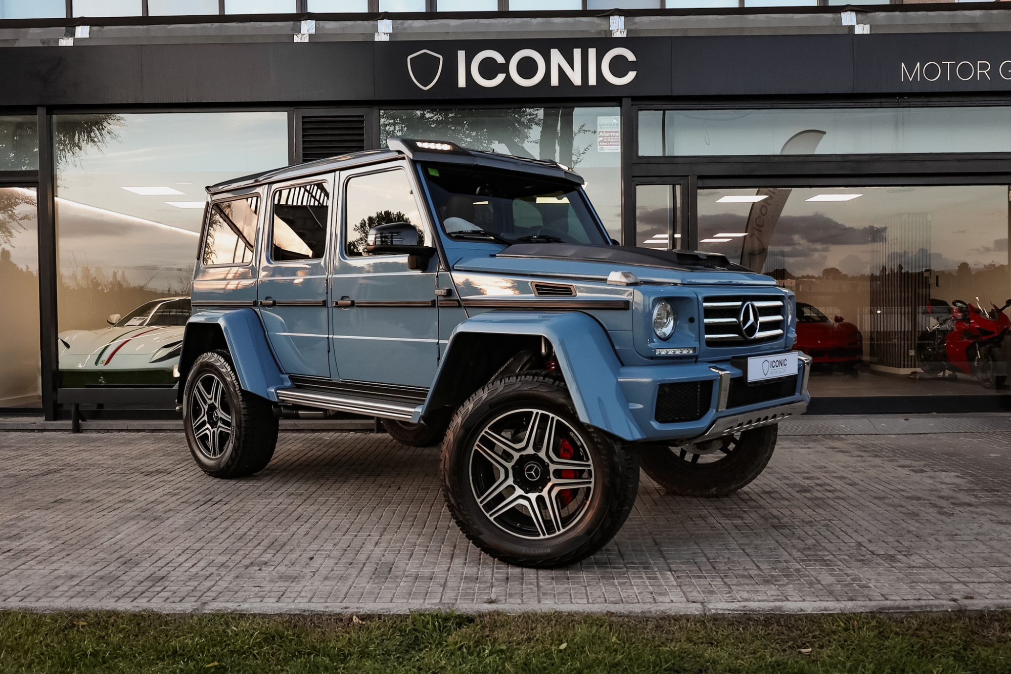 MERCEDES-BENZ G500 4x4 2