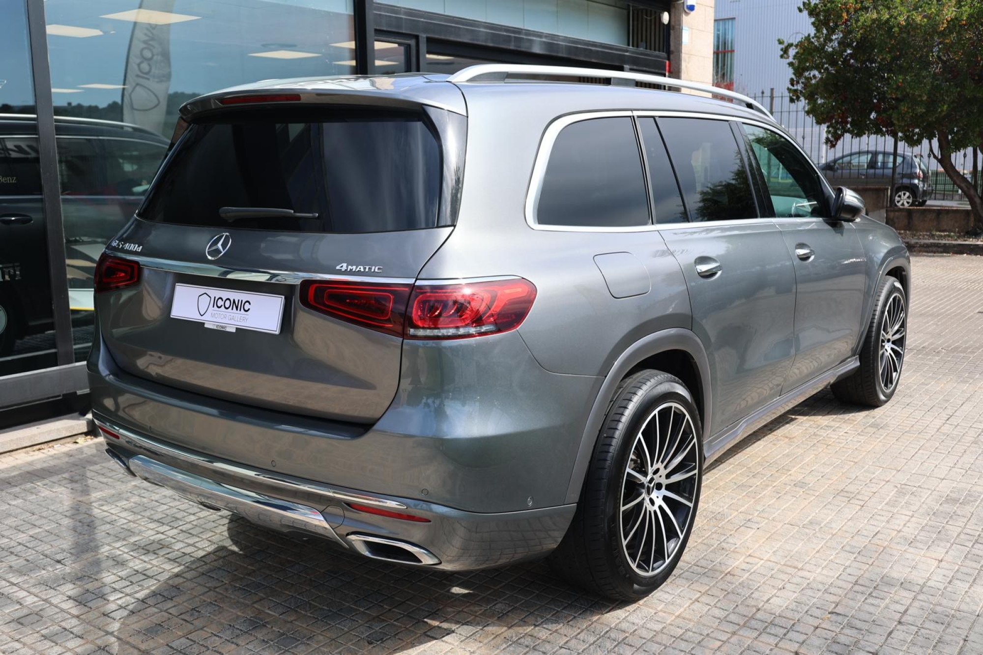 MERCEDES-BENZ GLS 400D 4MATIC