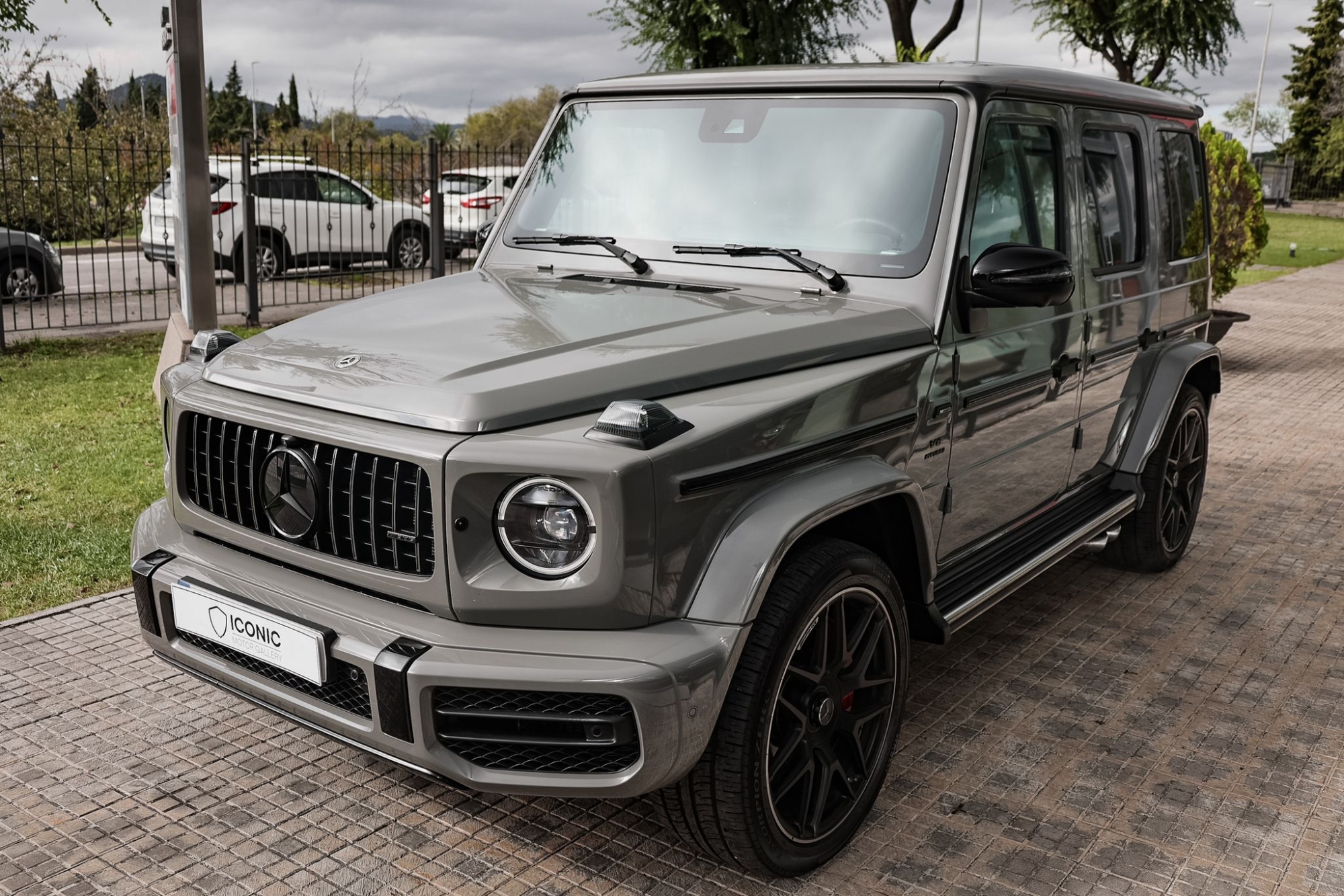 MERCEDES BENZ AMG G63