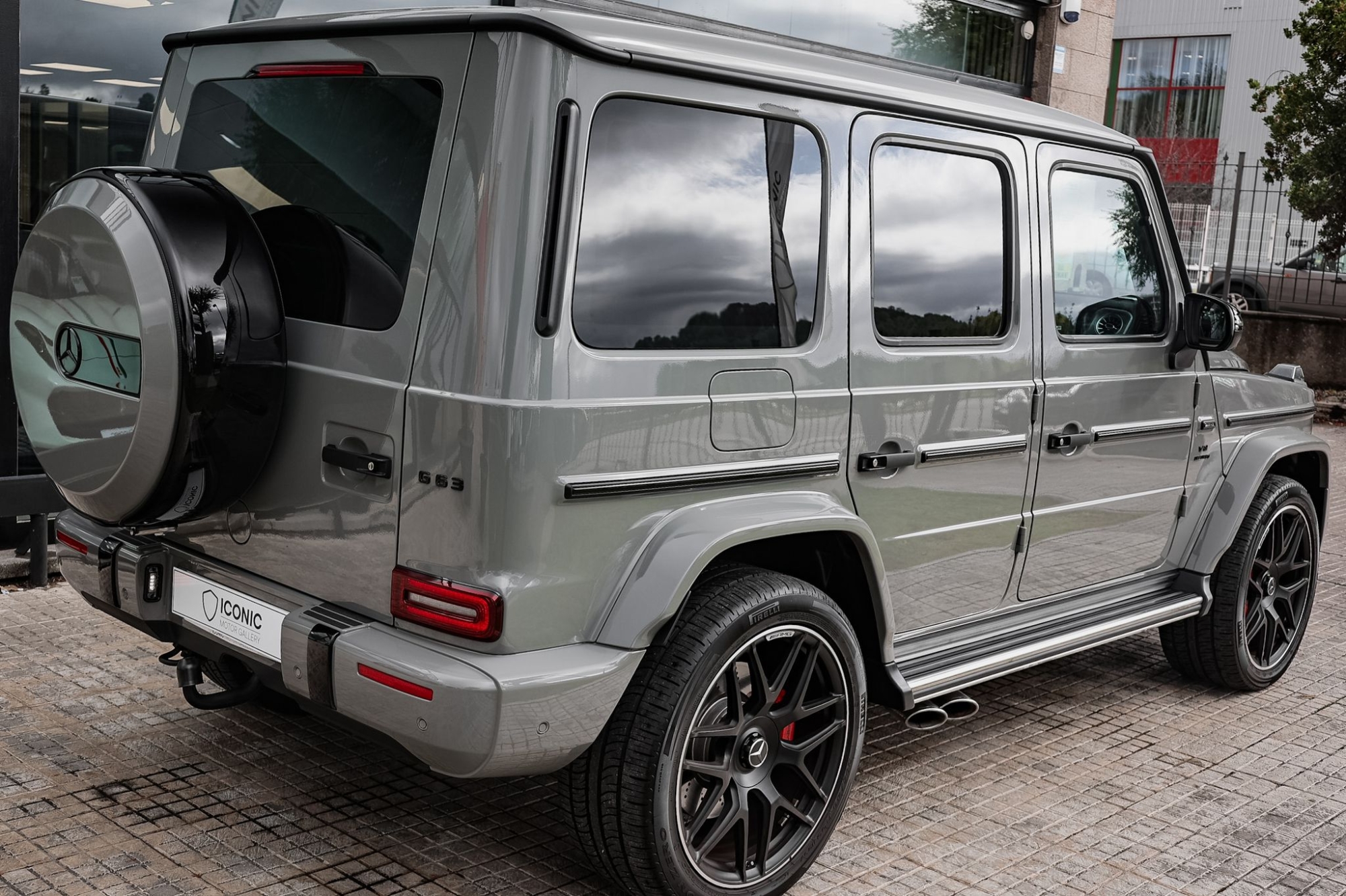 MERCEDES BENZ AMG G63