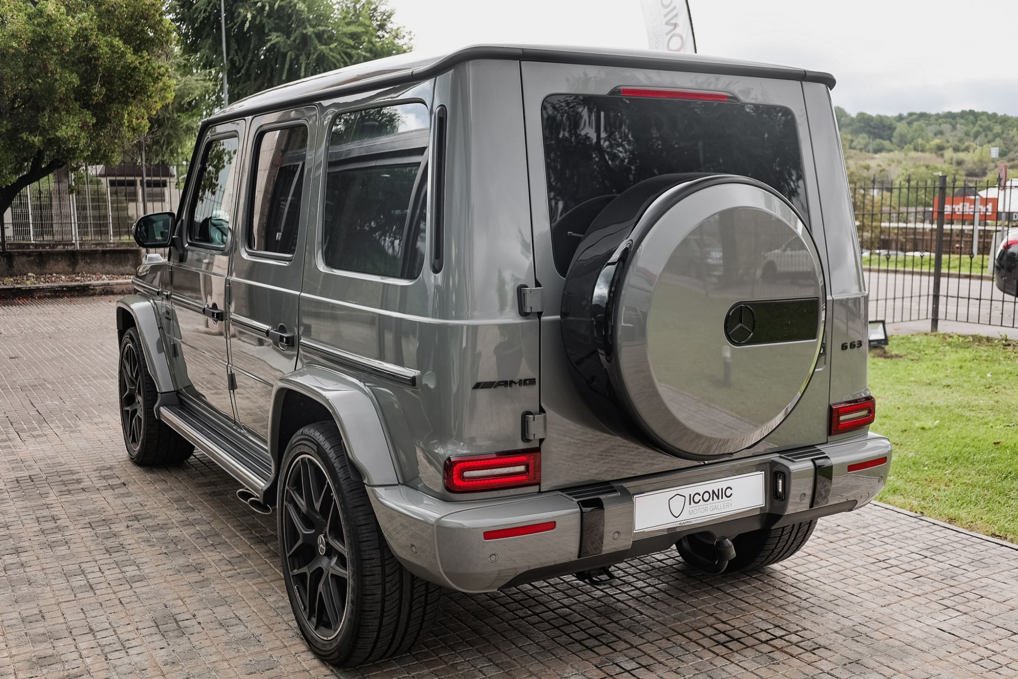 MERCEDES BENZ AMG G63