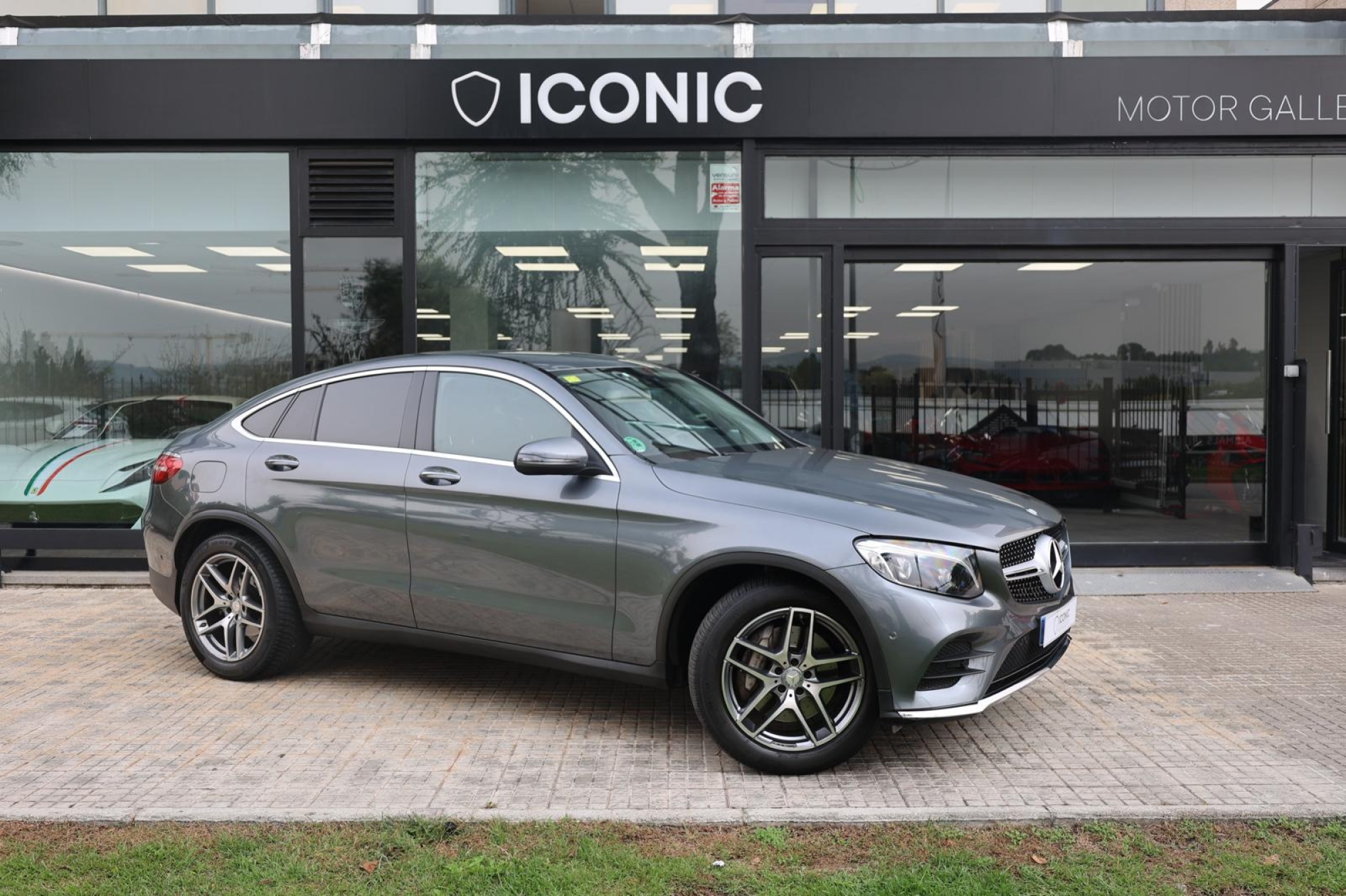 MERCEDES-BENZ GLC 220D 