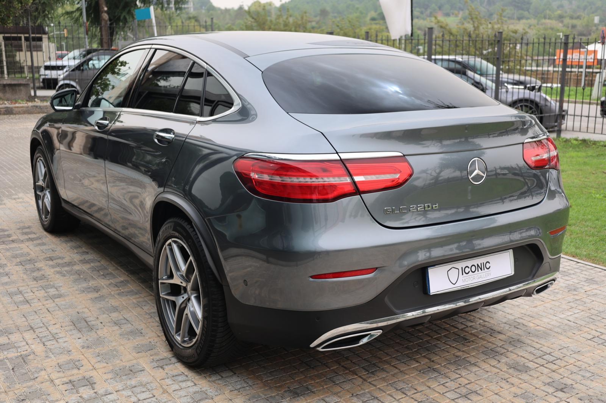 MERCEDES-BENZ GLC 220D 