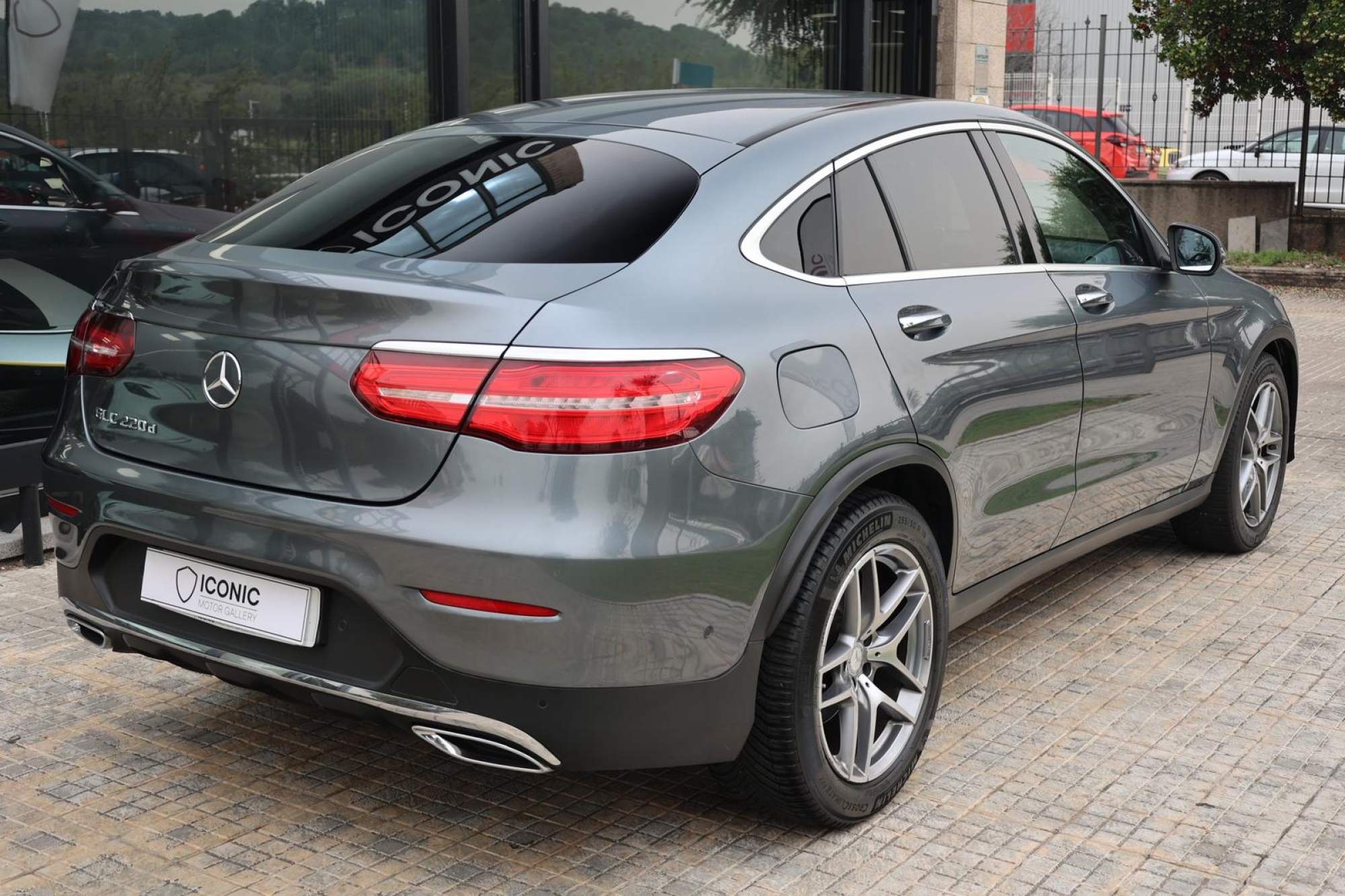 MERCEDES-BENZ GLC 220D 