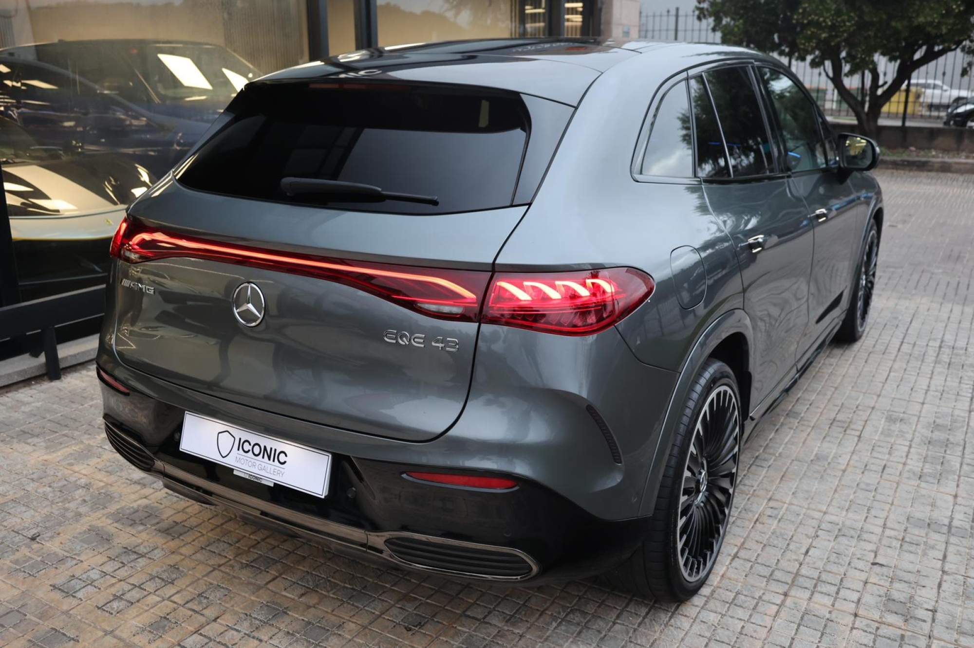 MERCEDES-BENZ EQE 43 AMG 4MATIC