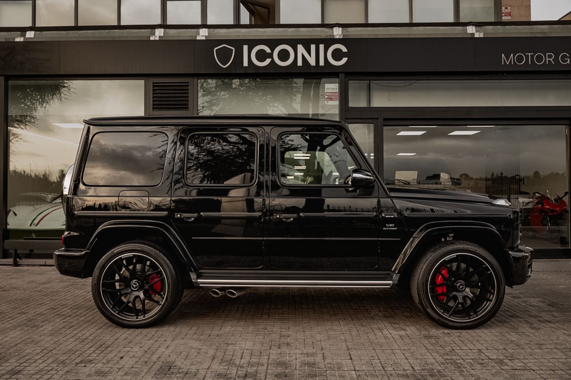 MERCEDES-BENZ AMG G63