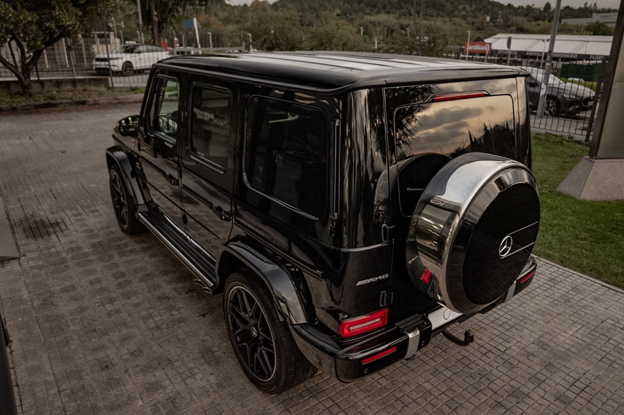 MERCEDES-BENZ AMG G63