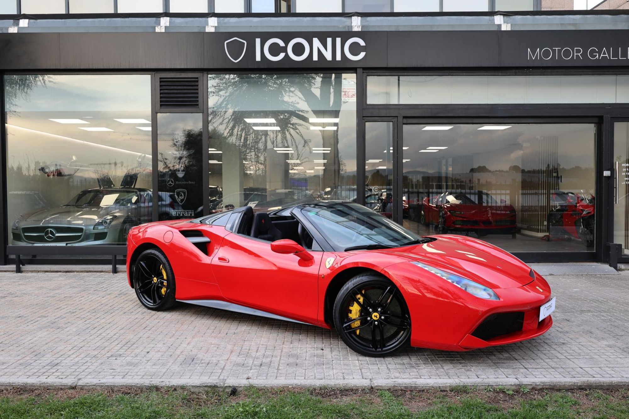 FERRARI 488 SPIDER