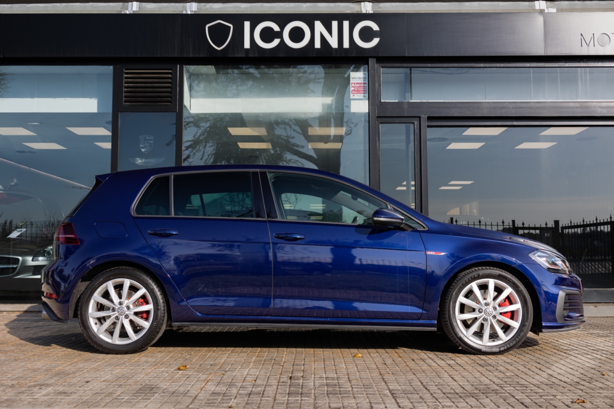 VOLKSWAGEN GOLF GTI