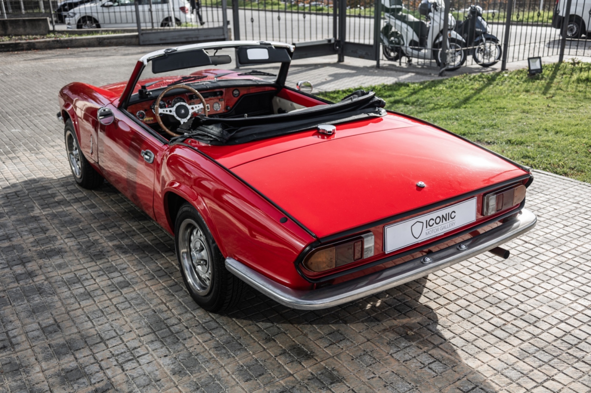 TRIUMPH SPITFIRE 1500