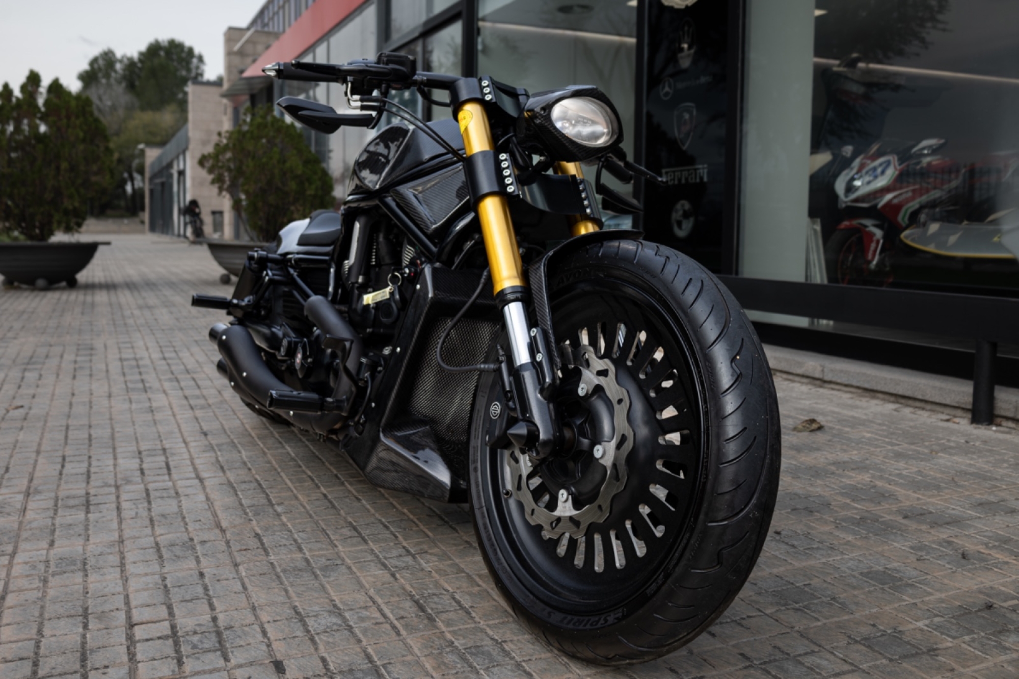 HARLEY-DAVIDSON NIGHT ROAD SPECIAL