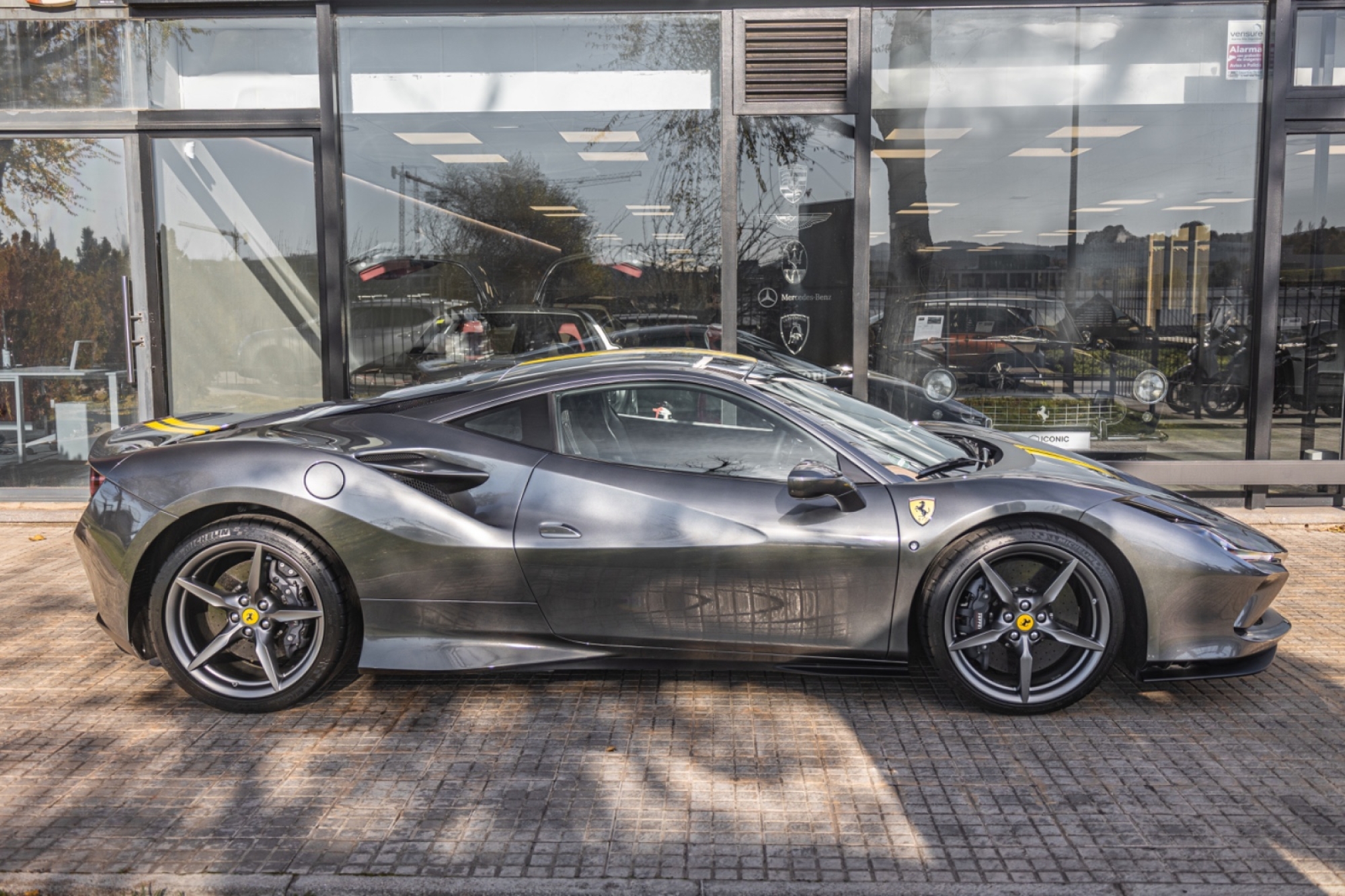 FERRARI F8 TRIBUTO