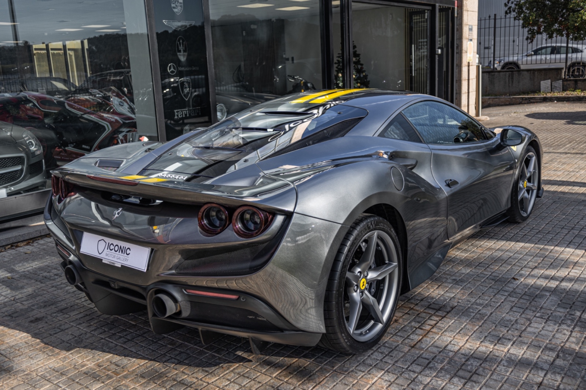 FERRARI F8 TRIBUTO