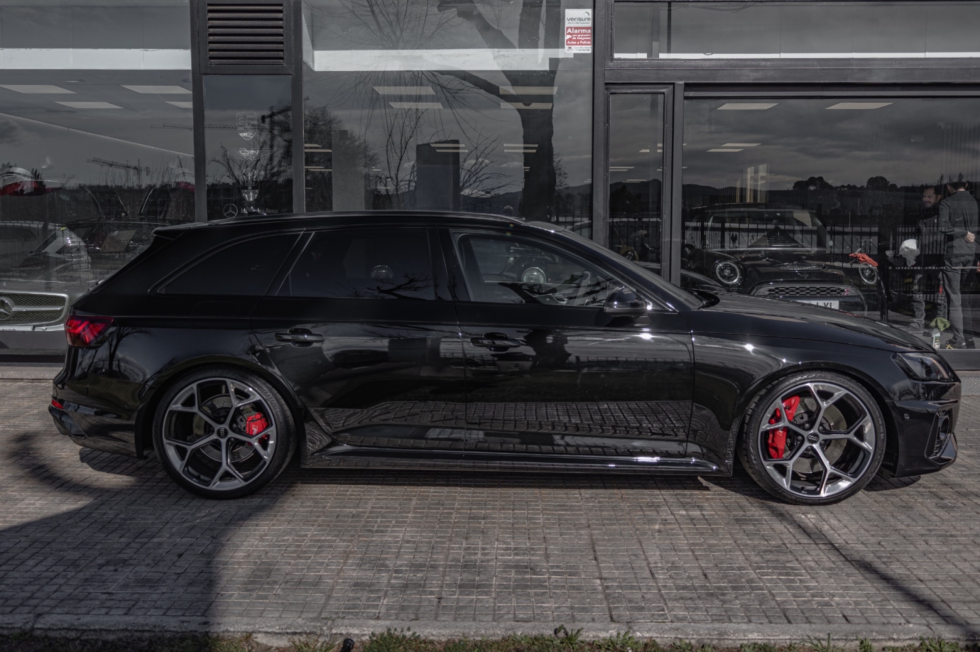 AUDI RS4 AVANT PERFORMANCE TFSI